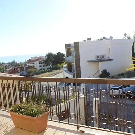 Kubata Hill * Parede