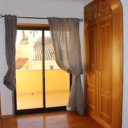 Kubata Hill Vandrarhem Parede