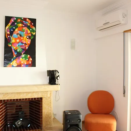 Kubata Hill Vandrarhem Parede